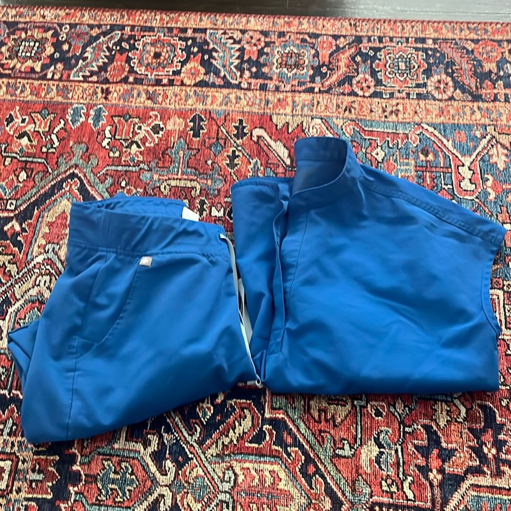 Figs scrubs set royal blue Rafaela Zamora